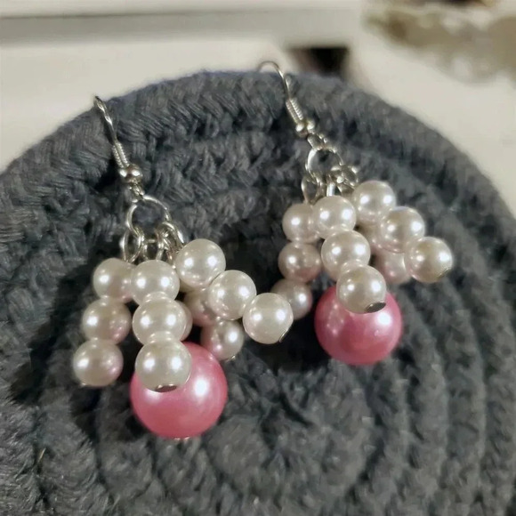 Handcrafted Pink White Glass Pearl Beads Cluster Dangle Earrings - Picture 3 of 6